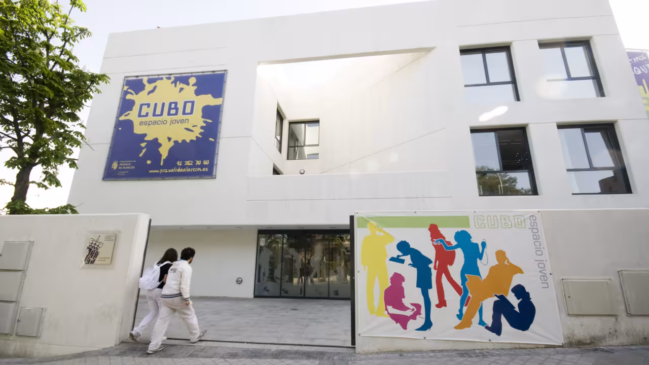 CUBO Espacio Joven ubicado en el Barrio de La Estación